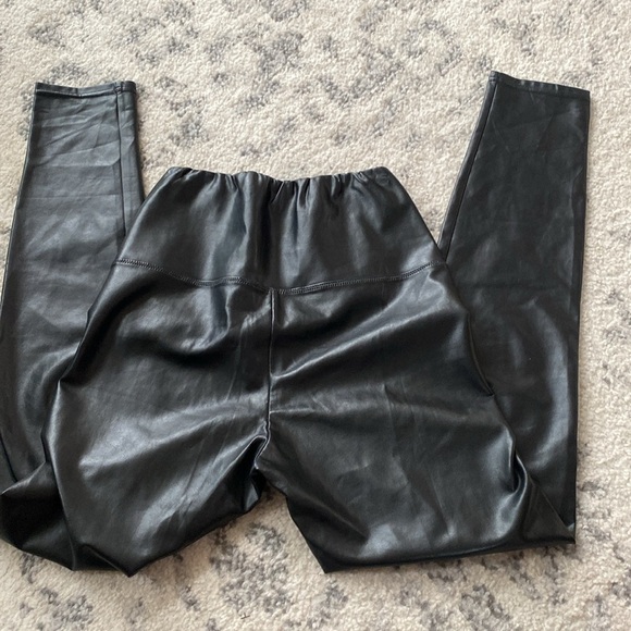 Aritzia Wilfred Free - Black Faux Leather Daria Leggings - CXSmall - Picture 6 of 7